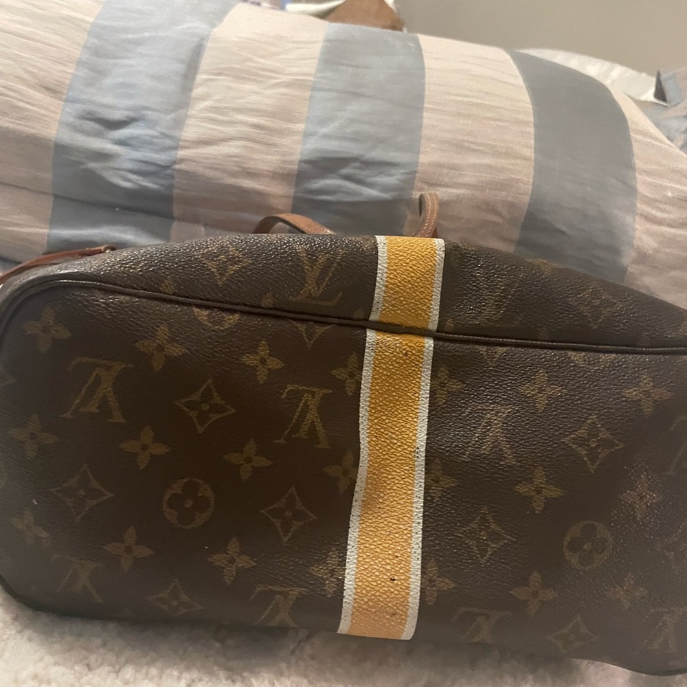 Louis Vuitton Neverful MM - Picture 4 of 8